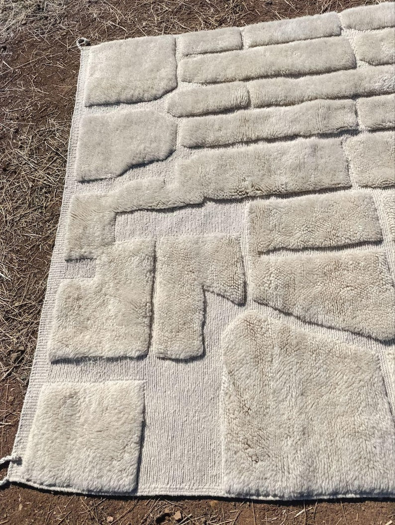 Tapis Marocain Artisanal 250 × 150 cm – Laine Tissée à la Main – Style Traditionnel IZRI