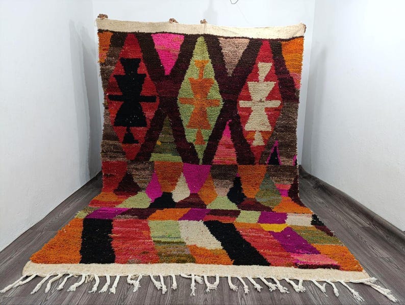 Tapis Marocain Traditionnel Fait Main 250 × 150 cm – Tissage Artisanal Authentique IZRI
