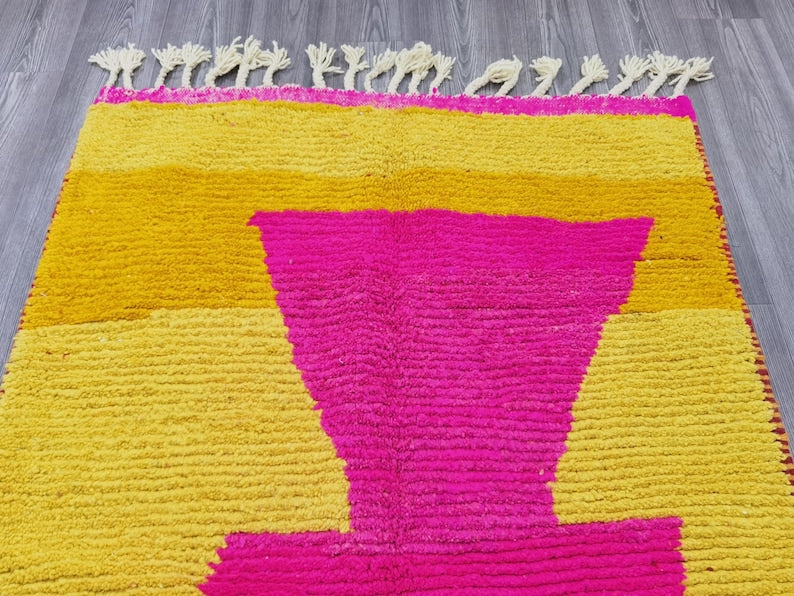 Tapis Traditionnel Marocain 250 × 150 cm – Pièce Unique Fait Main IZRI
