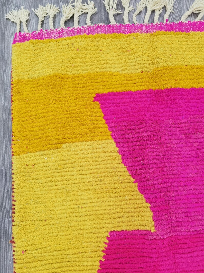Tapis Traditionnel Marocain 250 × 150 cm – Pièce Unique Fait Main IZRI