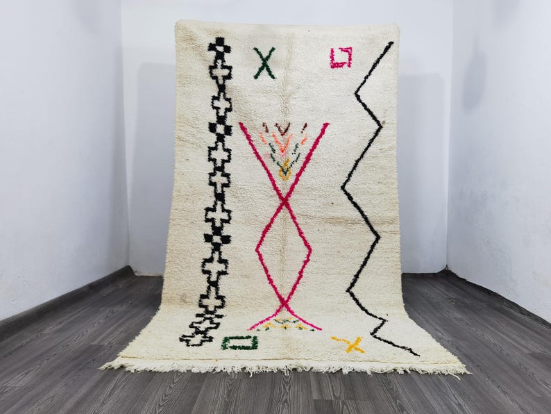Tapis Marocain Traditionnel Fait Main 250 × 150 cm – Tissage Artisanal Authentique IZRI