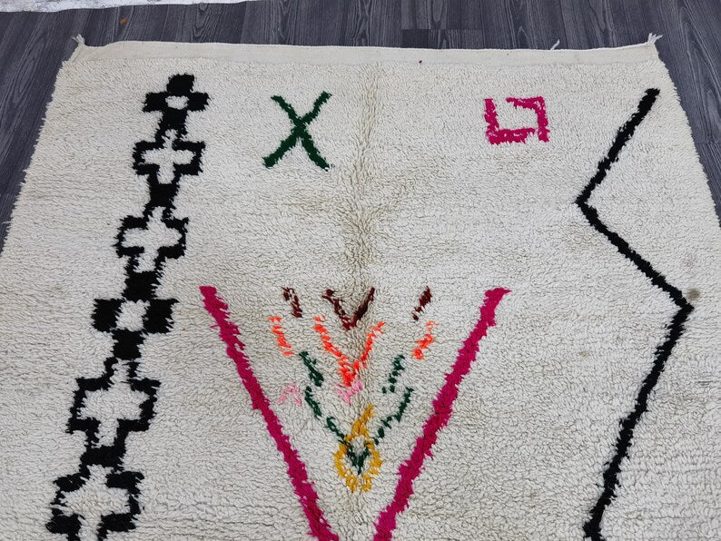 Tapis Marocain Traditionnel Fait Main 250 × 150 cm – Tissage Artisanal Authentique IZRI