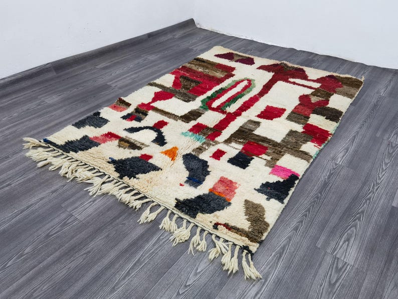 Tapis Marocain Artisanal 250 × 150 cm – Laine Tissée à la Main – Style Traditionnel IZRI