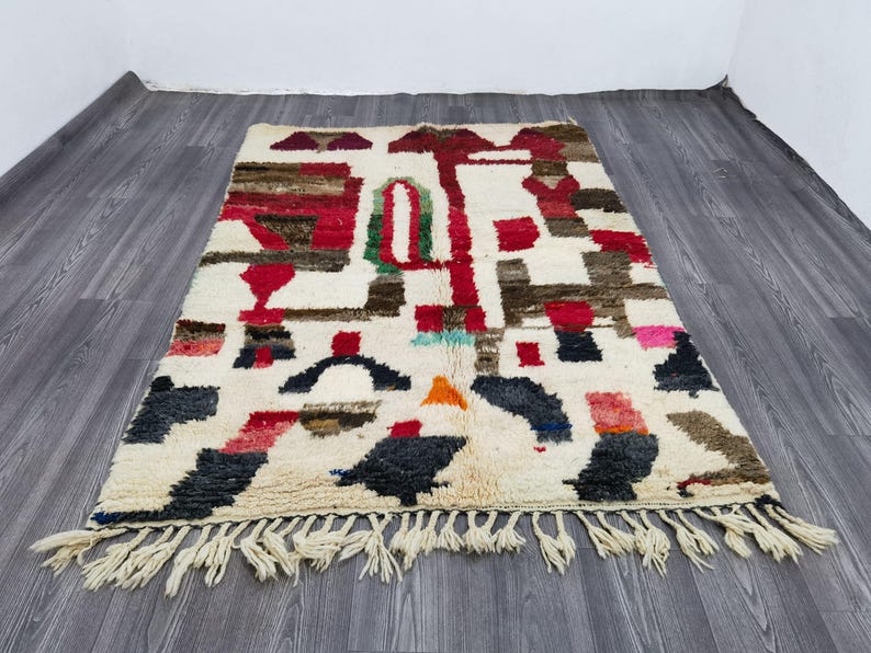 Tapis Marocain Artisanal 250 × 150 cm – Laine Tissée à la Main – Style Traditionnel IZRI