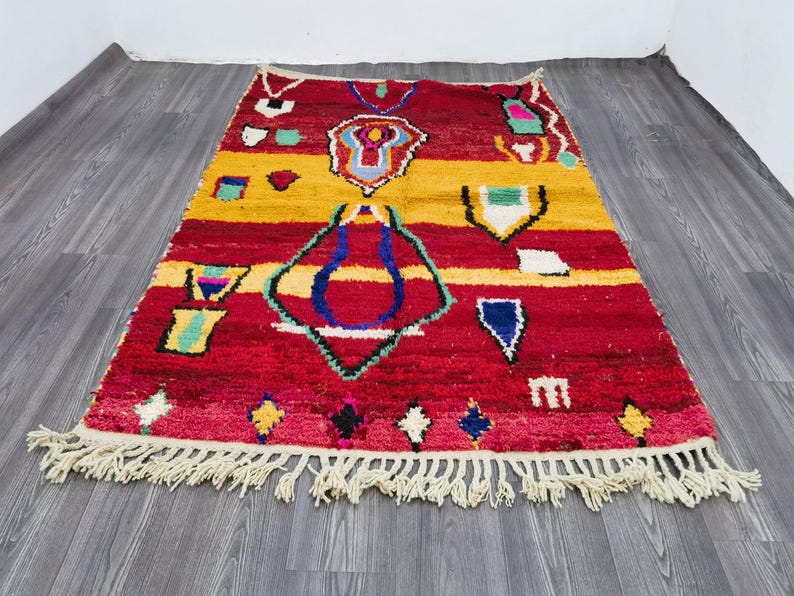 Tapis Marocain Artisanal 250 × 150 cm – Laine Tissée à la Main – Style Traditionnel IZRI