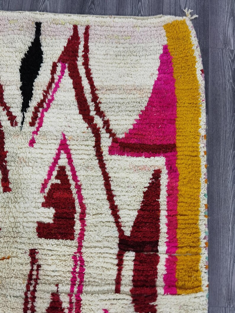 Tapis Marocain Artisanal 250 × 150 cm – Laine Tissée à la Main – Style Traditionnel IZRI