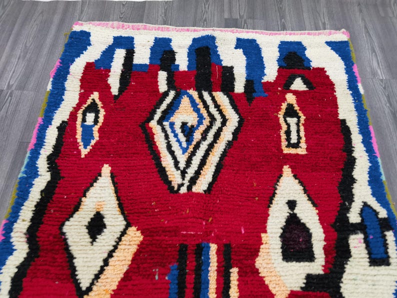 Tapis Berbère Fait Main 250 × 150 cm – Décoration Authentique du Maroc IZRI