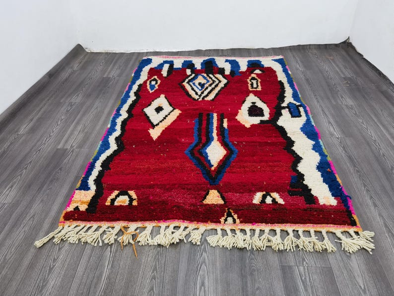 Tapis Berbère Fait Main 250 × 150 cm – Décoration Authentique du Maroc IZRI
