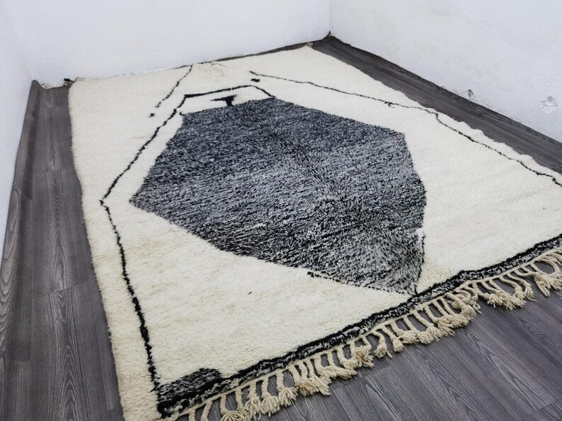 Tapis Marocain Traditionnel Fait Main 250 × 150 cm – Tissage Artisanal Authentique IZRI