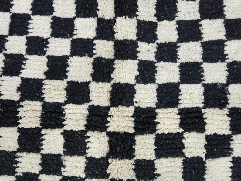 Tapis Traditionnel Marocain 250 × 150 cm – Pièce Unique Fait Main IZRI
