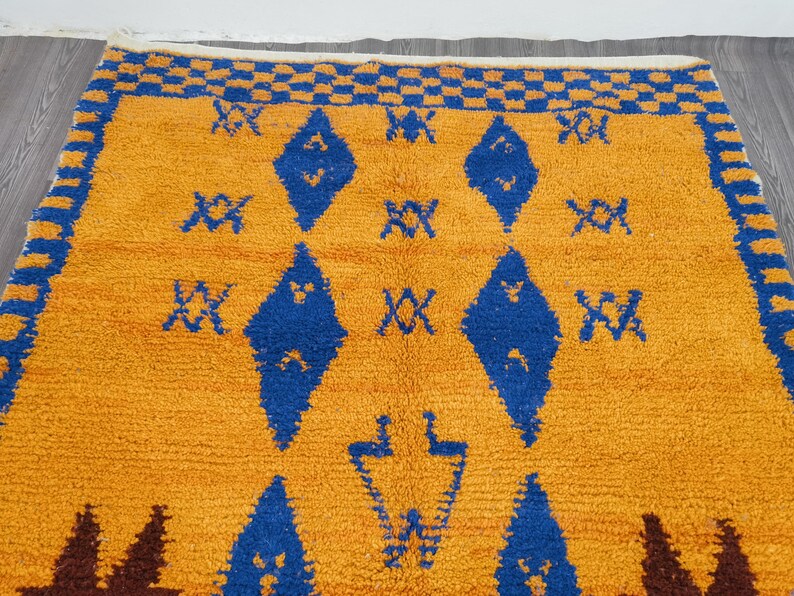 Tapis Marocain Artisanal 250 × 150 cm – Laine Tissée à la Main – Style Traditionnel IZRI