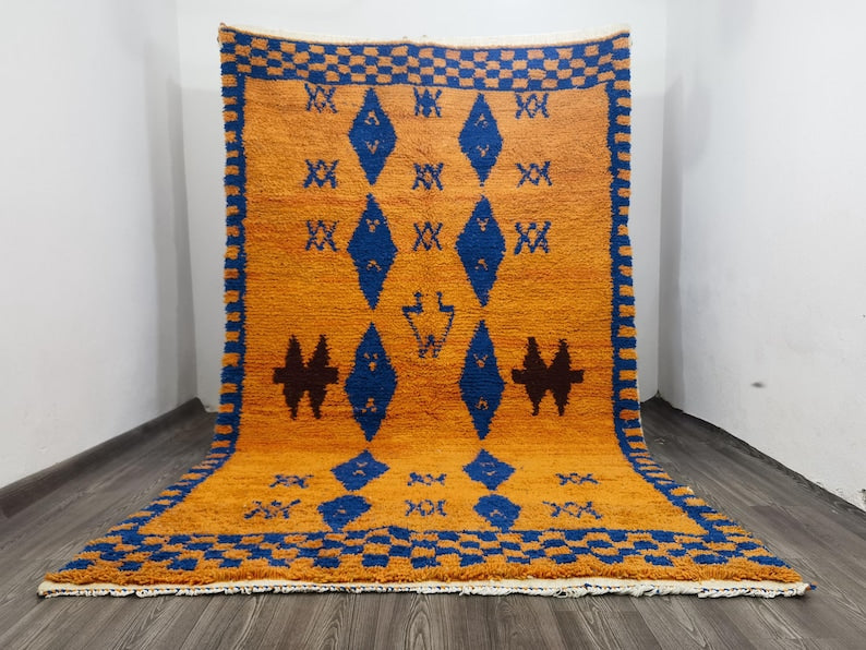 Tapis Marocain Artisanal 250 × 150 cm – Laine Tissée à la Main – Style Traditionnel IZRI