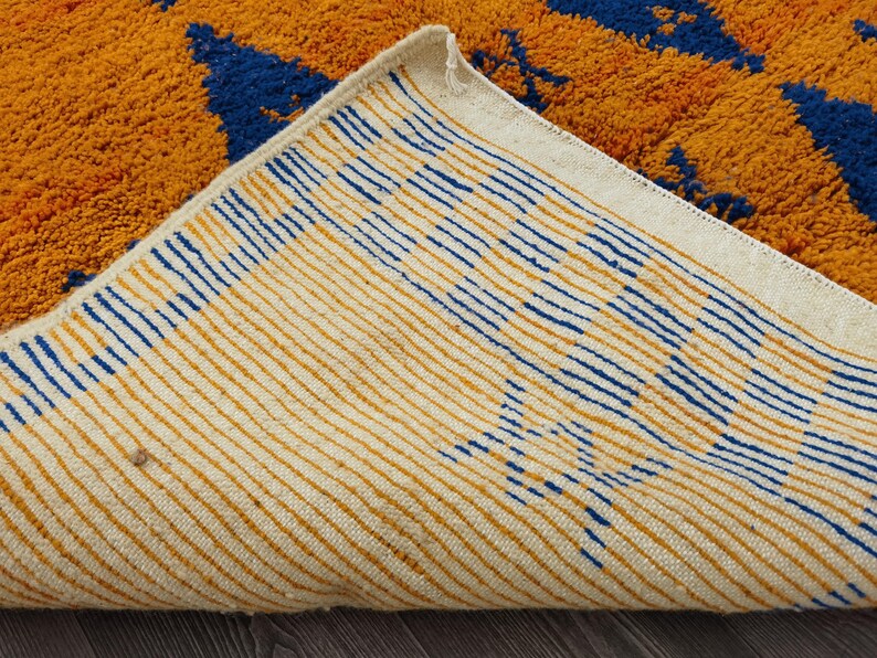 Tapis Marocain Artisanal 250 × 150 cm – Laine Tissée à la Main – Style Traditionnel IZRI