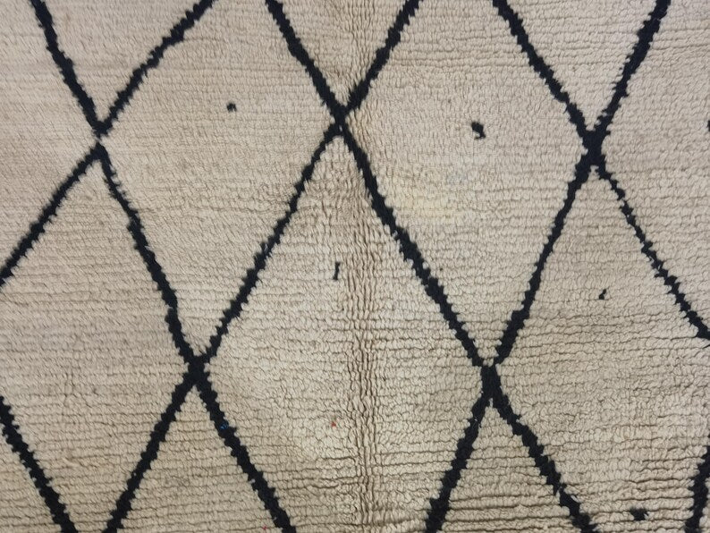 Tapis Berbère Fait Main 250 × 150 cm – Décoration Authentique du Maroc IZRI