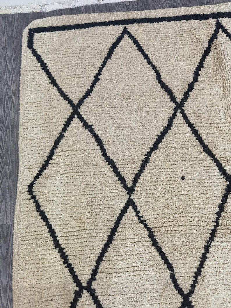 Tapis Berbère Fait Main 250 × 150 cm – Décoration Authentique du Maroc IZRI