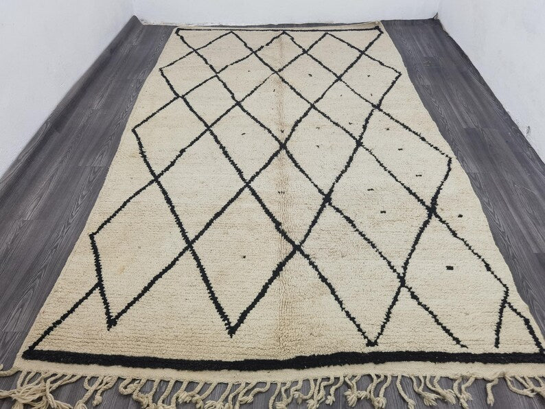 Tapis Berbère Fait Main 250 × 150 cm – Décoration Authentique du Maroc IZRI
