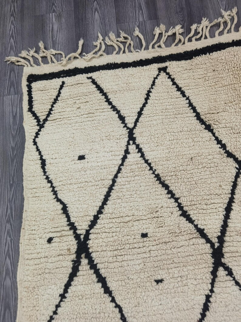 Tapis Berbère Fait Main 250 × 150 cm – Décoration Authentique du Maroc IZRI