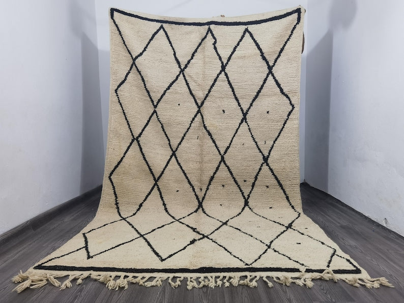 Tapis Berbère Fait Main 250 × 150 cm – Décoration Authentique du Maroc IZRI