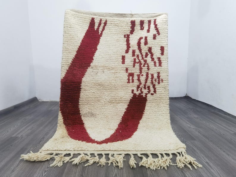 Tapis Marocain Traditionnel Fait Main 250 × 150 cm – Tissage Artisanal Authentique IZRI