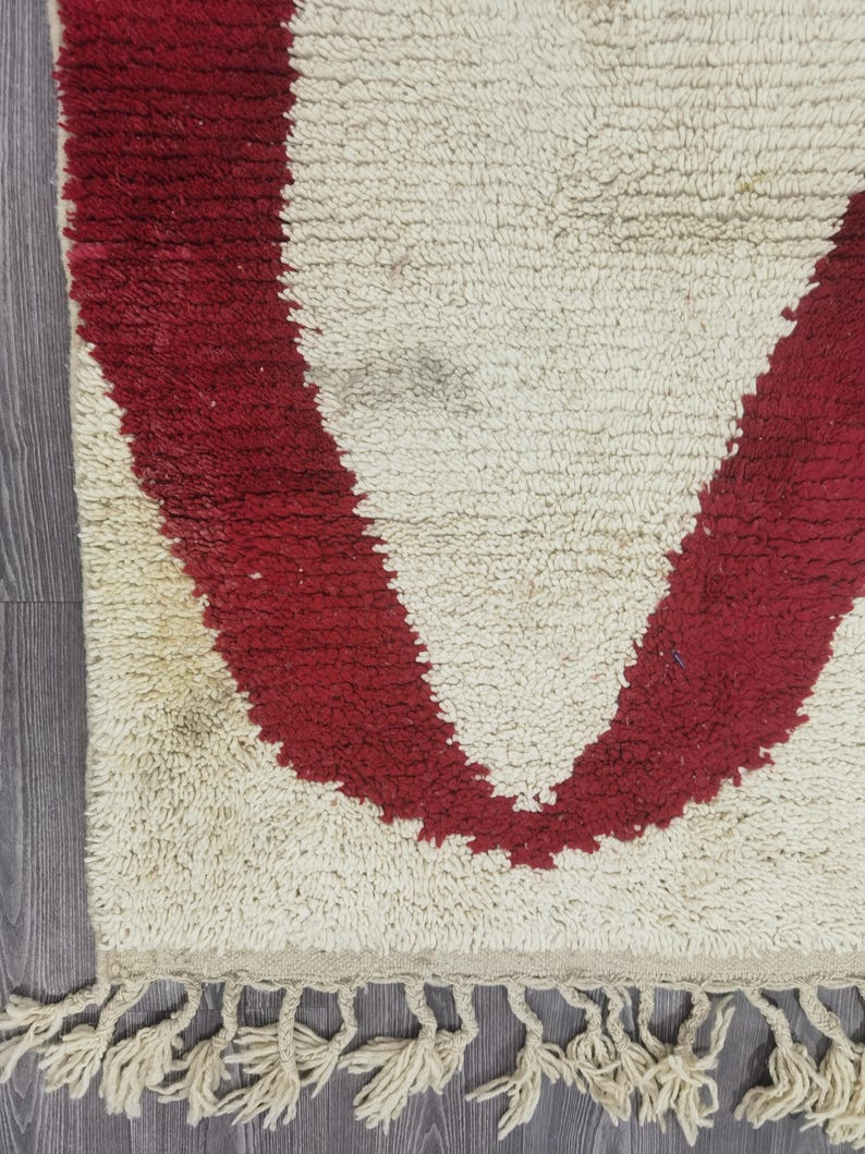 Tapis Marocain Traditionnel Fait Main 250 × 150 cm – Tissage Artisanal Authentique IZRI
