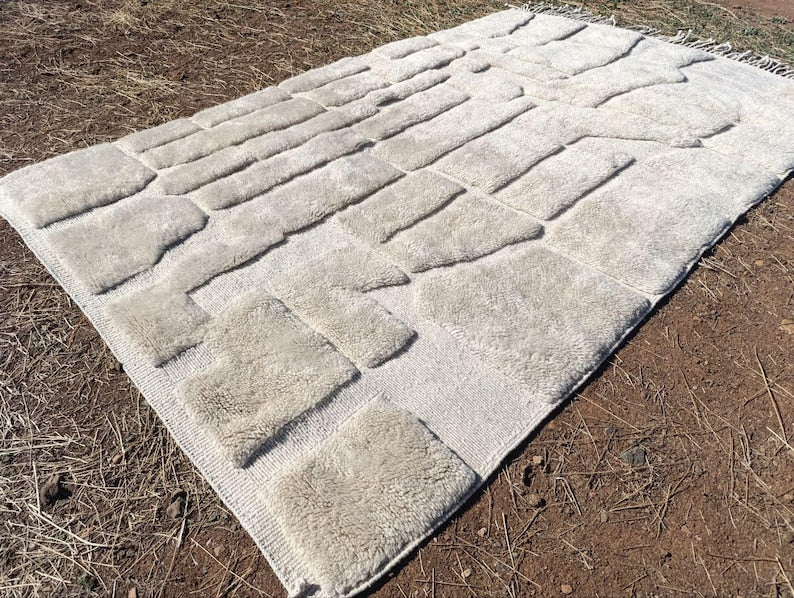 Tapis Marocain Artisanal 250 × 150 cm – Laine Tissée à la Main – Style Traditionnel IZRI