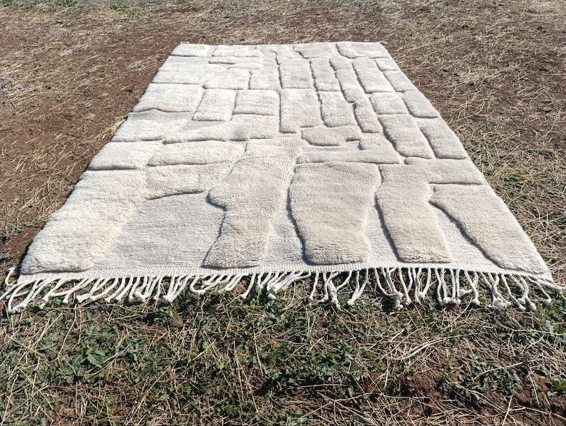 Tapis Marocain Artisanal 250 × 150 cm – Laine Tissée à la Main – Style Traditionnel IZRI