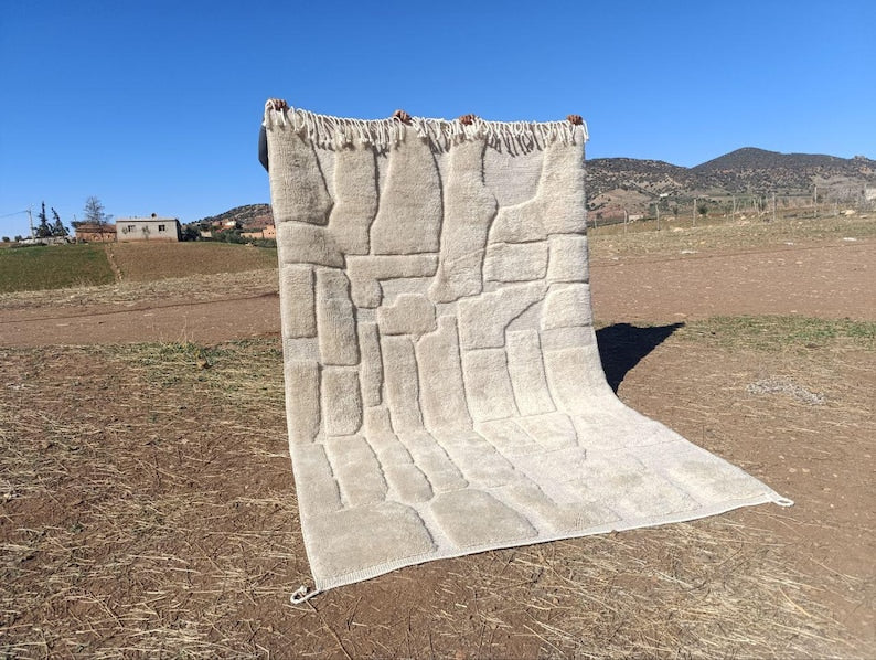 Tapis Marocain Artisanal 250 × 150 cm – Laine Tissée à la Main – Style Traditionnel IZRI