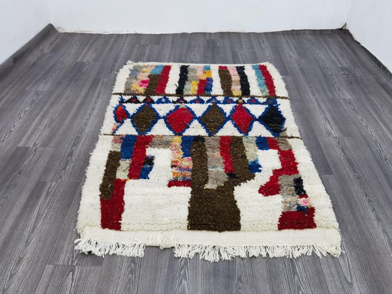 Grand Tapis Berbère Marocain Fait Main 250 × 150 cm – Artisanat Traditionnel IZRI