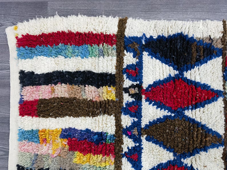 Grand Tapis Berbère Marocain Fait Main 250 × 150 cm – Artisanat Traditionnel IZRI