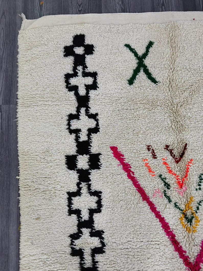 Tapis Marocain Traditionnel Fait Main 250 × 150 cm – Tissage Artisanal Authentique IZRI