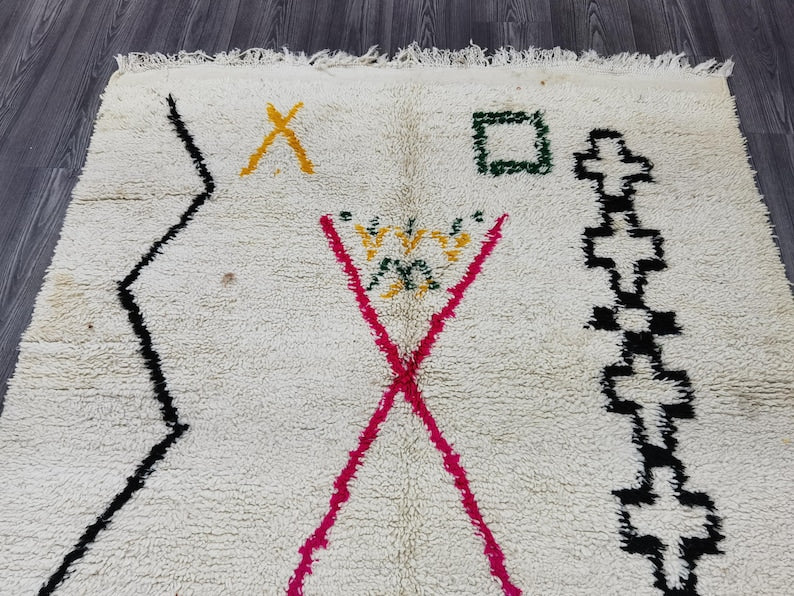 Tapis Marocain Traditionnel Fait Main 250 × 150 cm – Tissage Artisanal Authentique IZRI