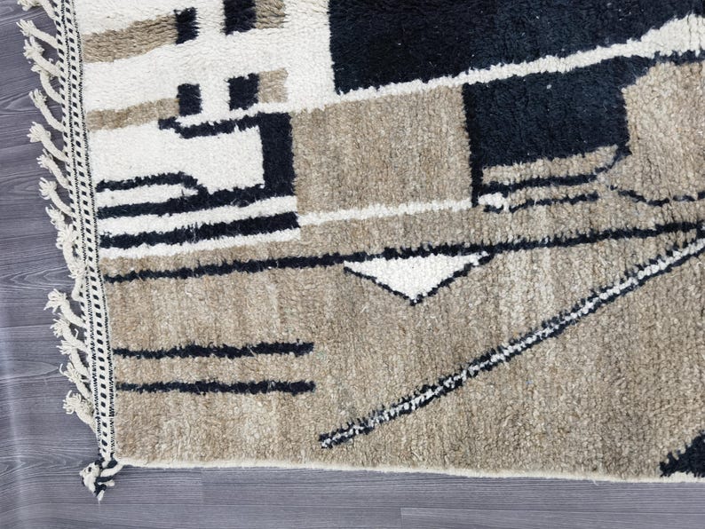 Tapis Traditionnel Marocain 250 × 150 cm – Pièce Unique Fait Main IZRI