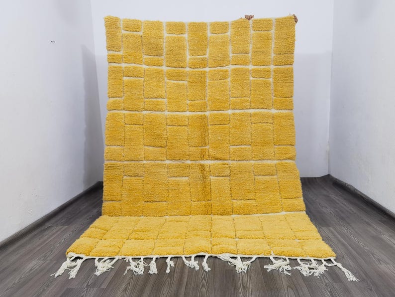 Tapis Berbère Fait Main 250 × 150 cm – Décoration Authentique du Maroc IZRI