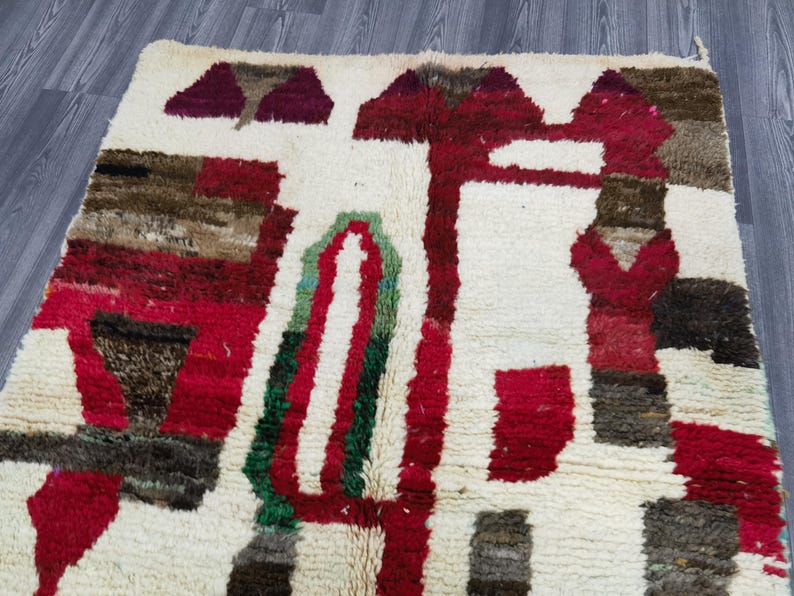 Tapis Marocain Artisanal 250 × 150 cm – Laine Tissée à la Main – Style Traditionnel IZRI