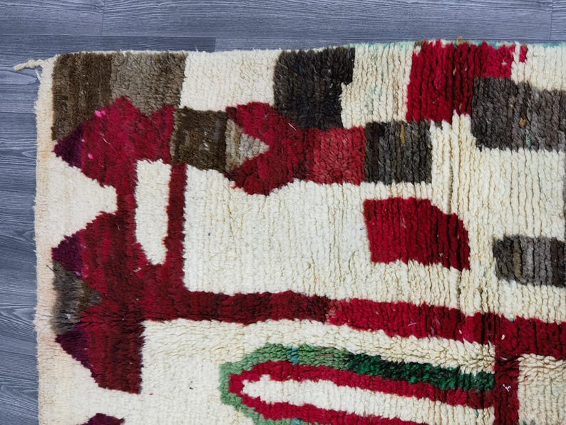 Tapis Marocain Artisanal 250 × 150 cm – Laine Tissée à la Main – Style Traditionnel IZRI