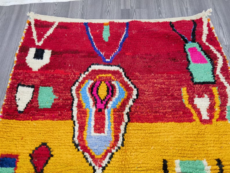 Tapis Marocain Artisanal 250 × 150 cm – Laine Tissée à la Main – Style Traditionnel IZRI