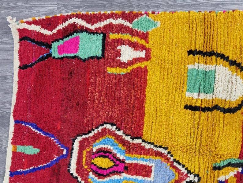 Tapis Marocain Artisanal 250 × 150 cm – Laine Tissée à la Main – Style Traditionnel IZRI