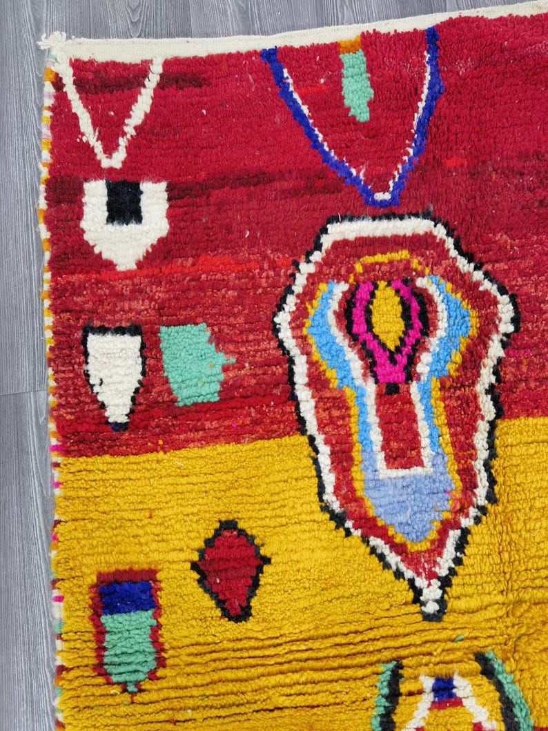 Tapis Marocain Artisanal 250 × 150 cm – Laine Tissée à la Main – Style Traditionnel IZRI