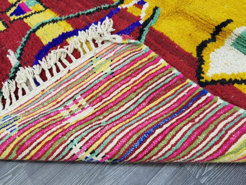 Tapis Marocain Artisanal 250 × 150 cm – Laine Tissée à la Main – Style Traditionnel IZRI