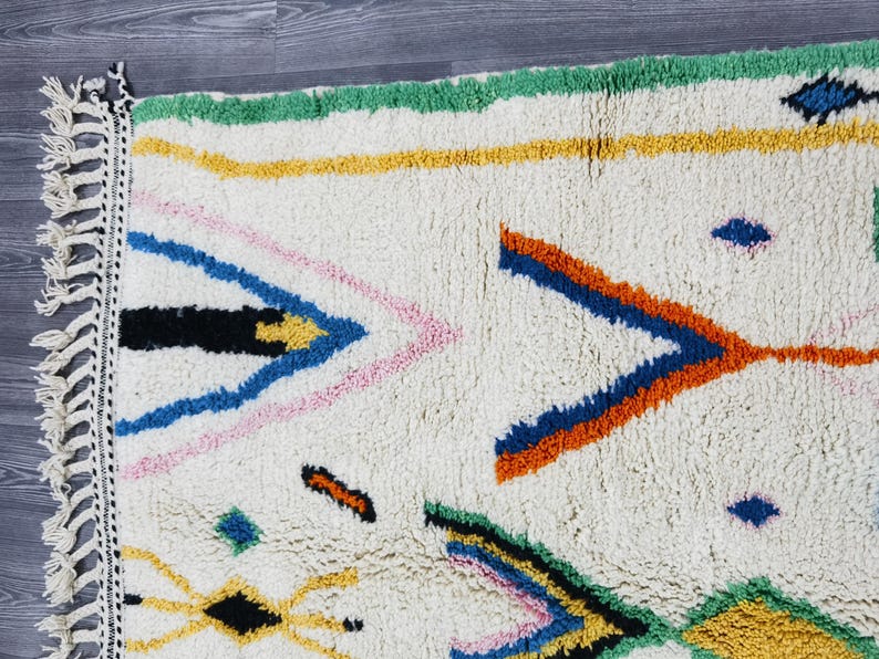 Grand Tapis Berbère Marocain Fait Main 250 × 150 cm – Artisanat Traditionnel IZRI