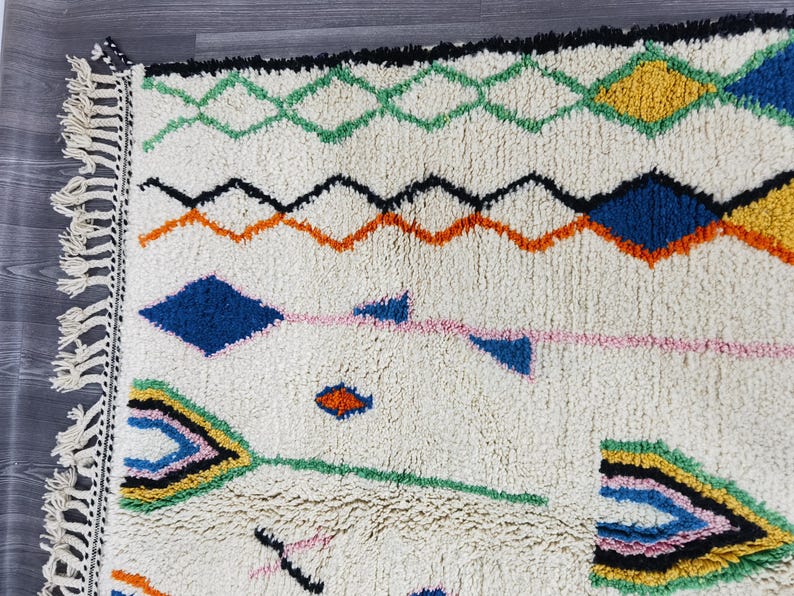 Grand Tapis Berbère Marocain Fait Main 250 × 150 cm – Artisanat Traditionnel IZRI