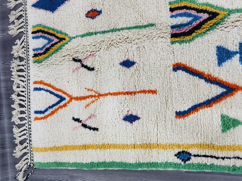 Grand Tapis Berbère Marocain Fait Main 250 × 150 cm – Artisanat Traditionnel IZRI