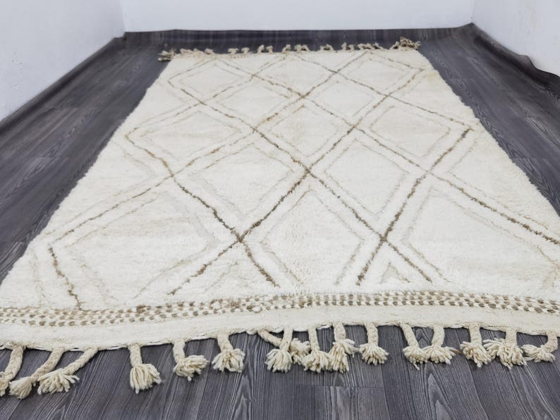 Tapis Marocain Artisanal 250 × 150 cm – Laine Tissée à la Main – Style Traditionnel IZRI