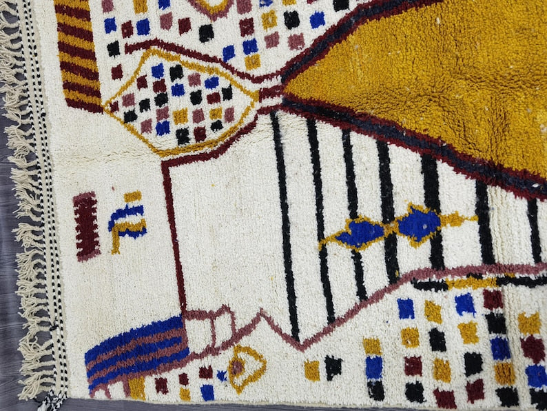 Tapis Berbère Fait Main 250 × 150 cm – Décoration Authentique du Maroc IZRI