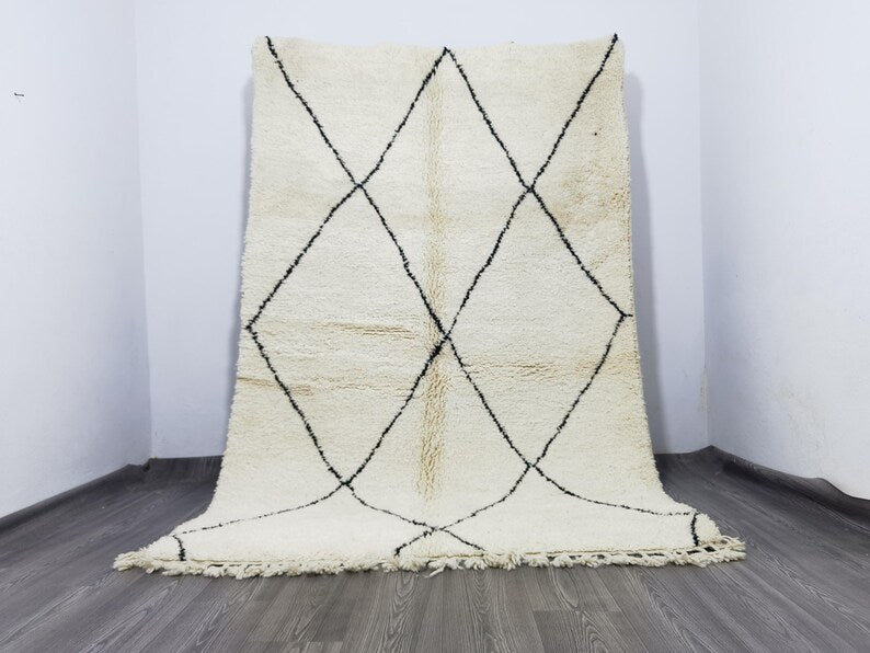 Tapis Marocain Traditionnel Fait Main 250 × 150 cm – Tissage Artisanal Authentique IZRI