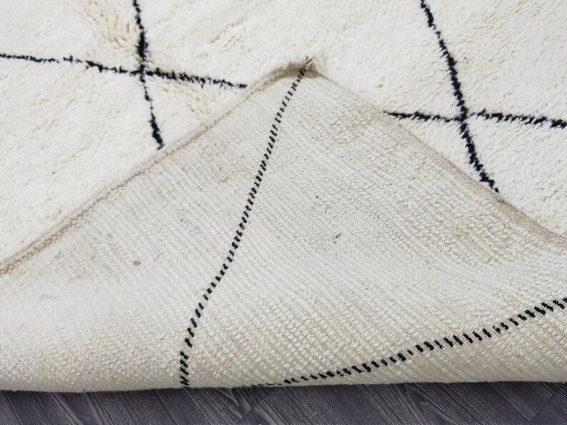 Tapis Marocain Traditionnel Fait Main 250 × 150 cm – Tissage Artisanal Authentique IZRI