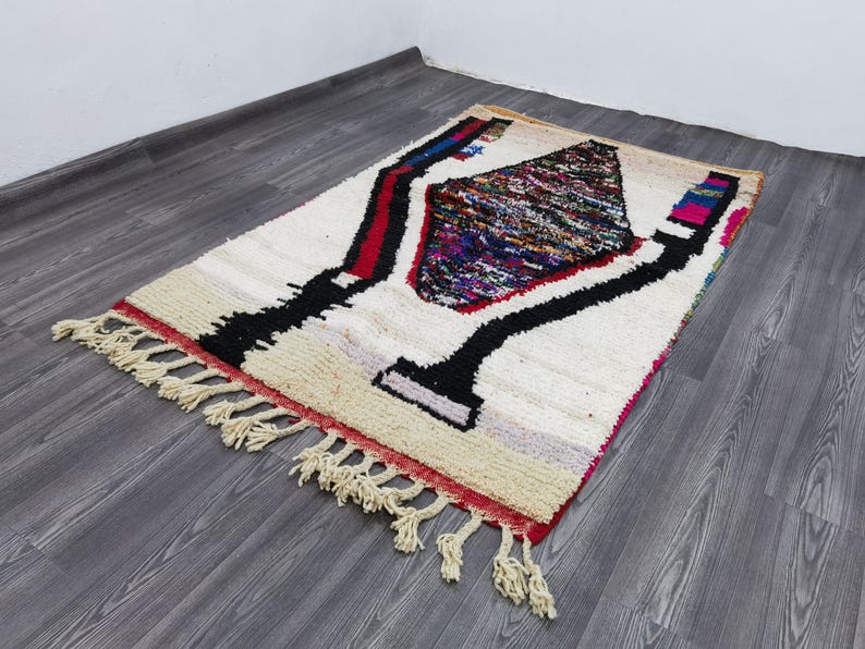 Tapis Marocain Artisanal 250 × 150 cm – Laine Tissée à la Main – Style Traditionnel IZRI