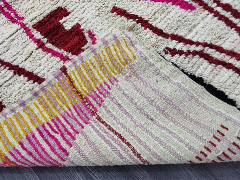 Tapis Marocain Artisanal 250 × 150 cm – Laine Tissée à la Main – Style Traditionnel IZRI