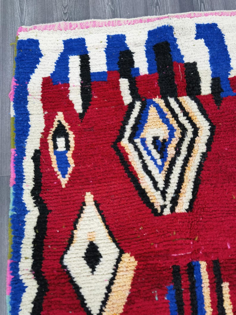 Tapis Berbère Fait Main 250 × 150 cm – Décoration Authentique du Maroc IZRI