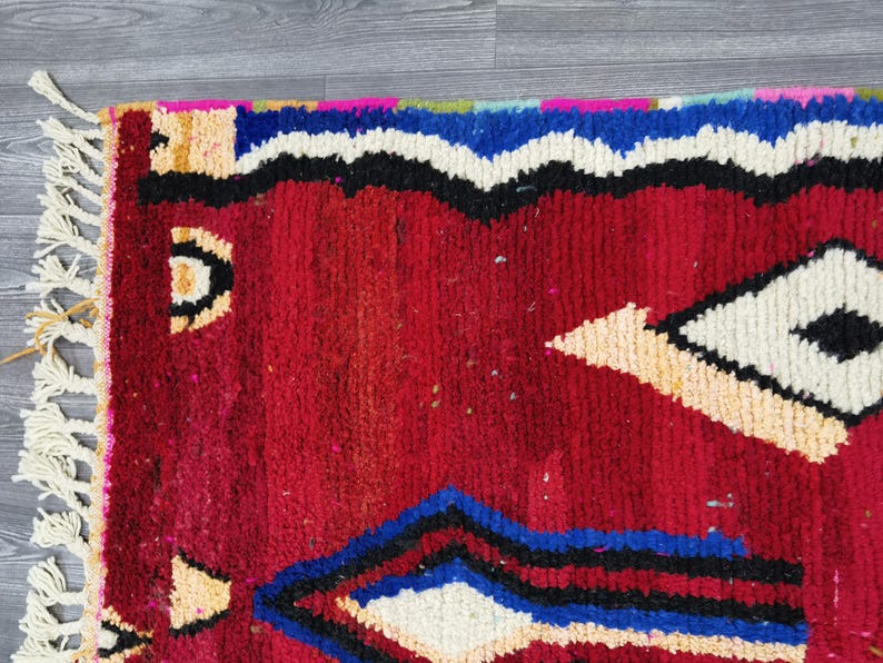 Tapis Berbère Fait Main 250 × 150 cm – Décoration Authentique du Maroc IZRI